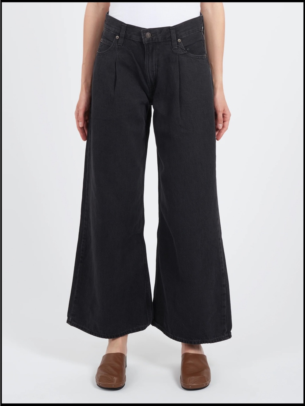 Levi’s ‘baggy wide leg dad’ faded black jeans black size 29 - like new!